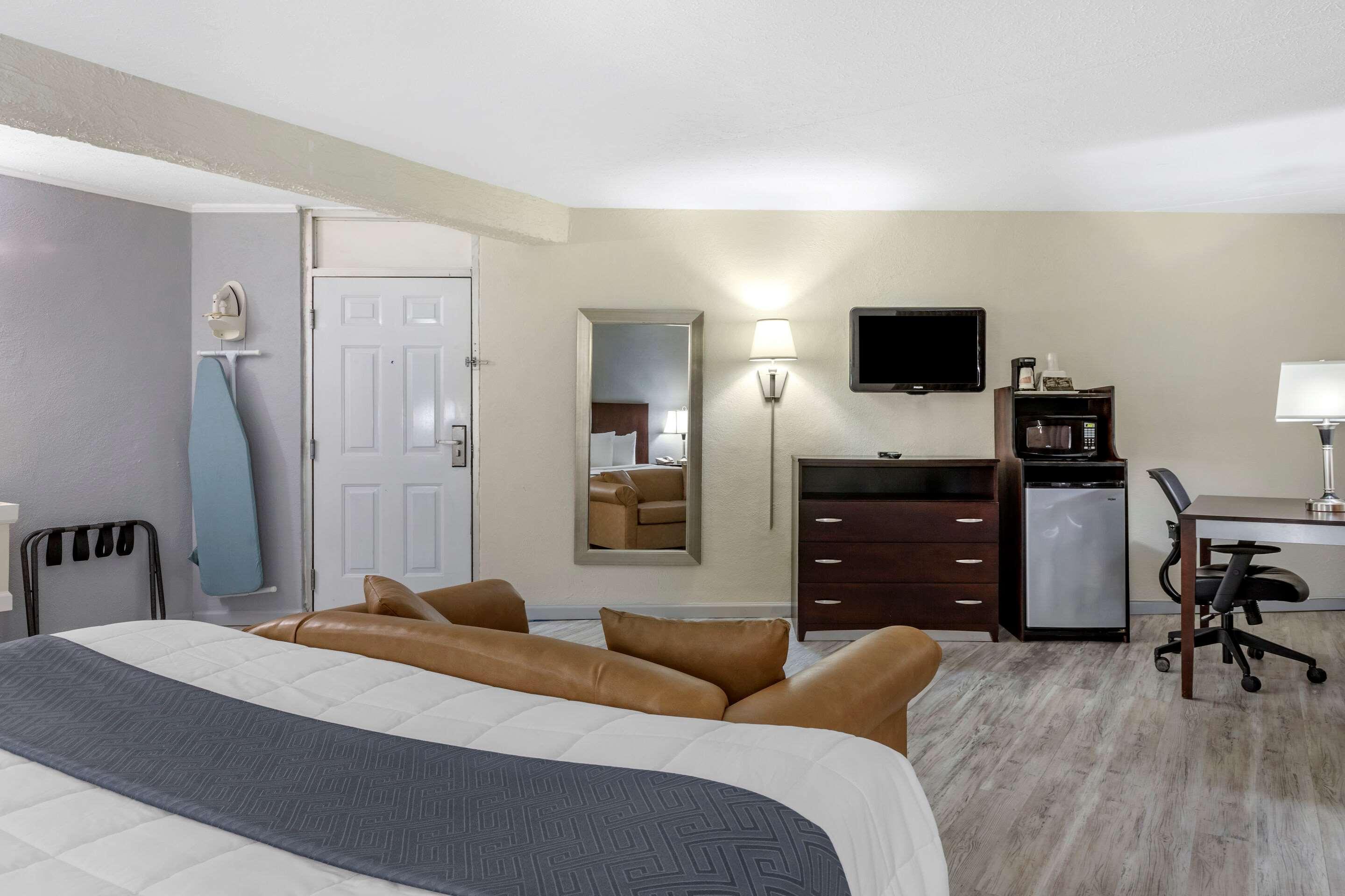 Econo-Lodge Of Conway Buitenkant foto