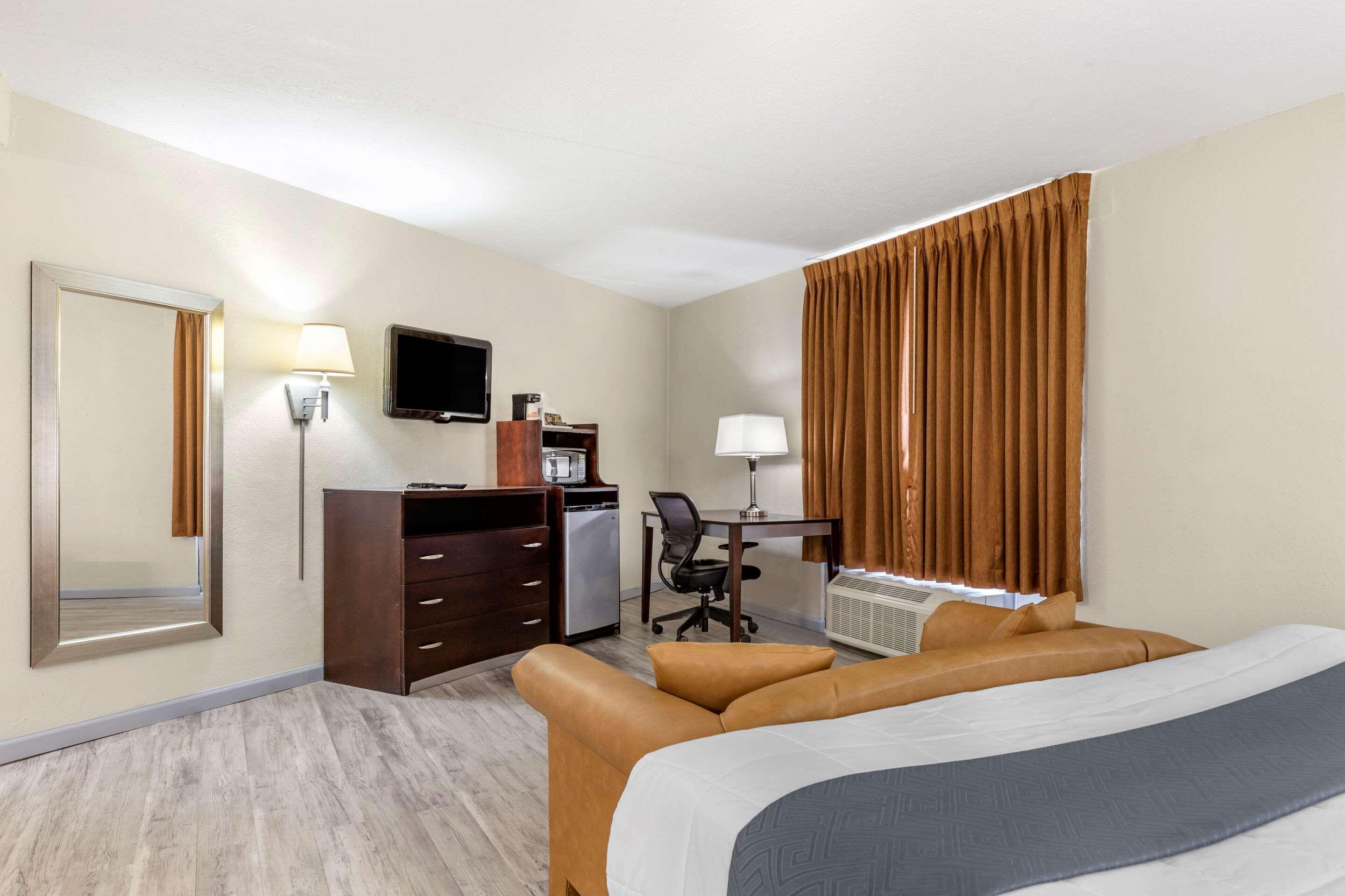 Econo-Lodge Of Conway Buitenkant foto