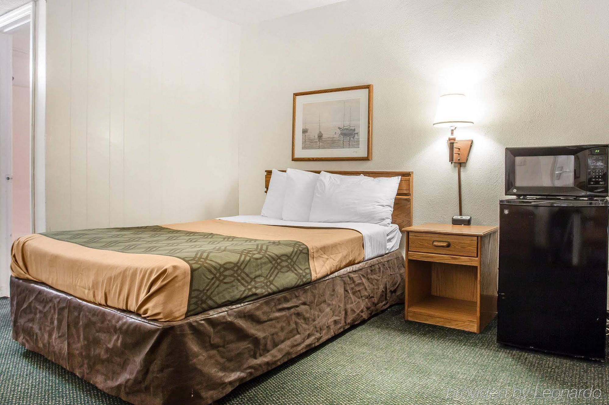 Econo-Lodge Of Conway Buitenkant foto