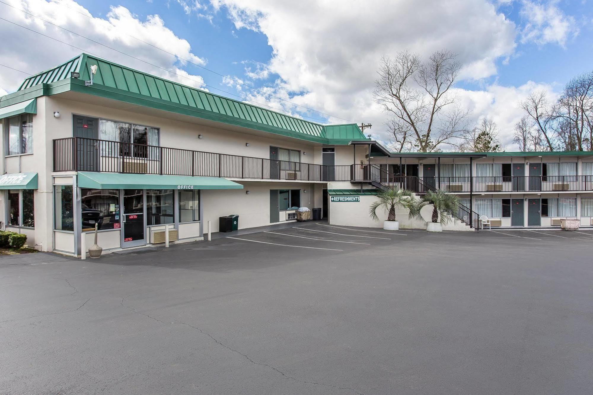 Econo-Lodge Of Conway Buitenkant foto